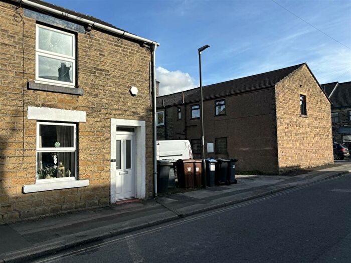 1 Bedroom Flat To Rent In Chapel Street, Glossop, SK13