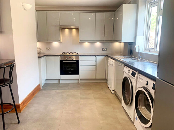 3 Bedroom House To Rent In Grovelands Road, Orpington, BR5