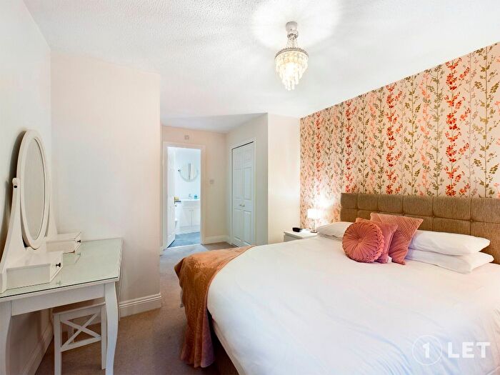 2 Bedroom Flat To Rent In Powderhall Brae, Powderhall, Edinburgh, EH7