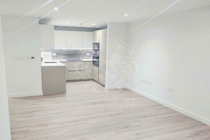 1 Bedroom Apartment To Rent In The Shoreline Building, Newnton Close, N4