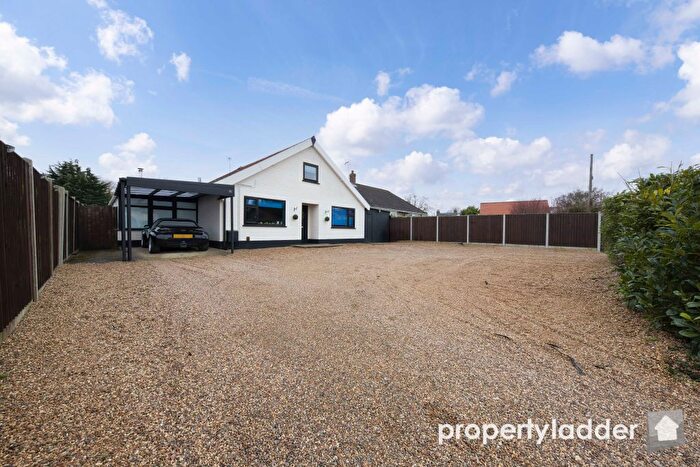 5 Bedroom Chalet For Sale In Crostwick Lane, Spixworth, Norwich, NR10