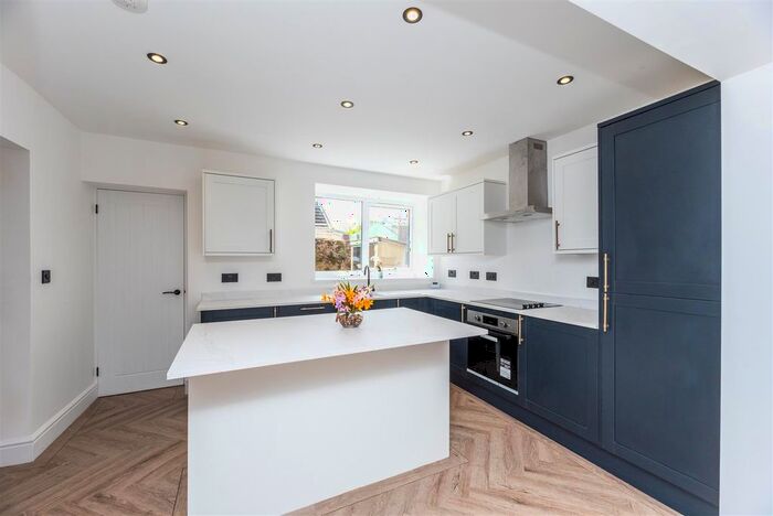 4 Bedroom Detached House To Rent In Walters Road, Llansamlet, Swansea, SA7