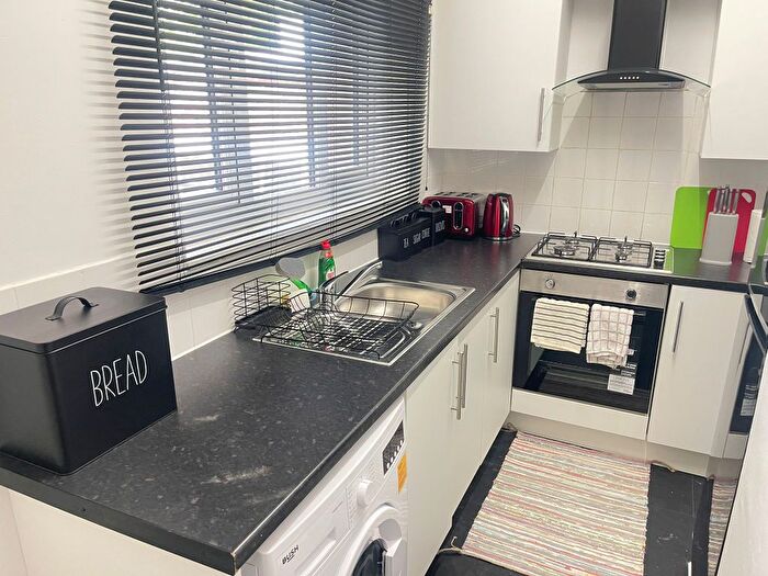 2 Bedroom Flat To Rent In Junction Road, London, N19