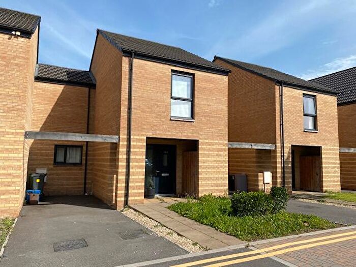 3 Bedroom Flat To Rent In Rhodfa Crughywel, St. Mellons, Cardiff, CF3