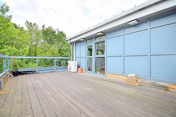 1 Bedroom Property To Rent In Newington Green, London, N16