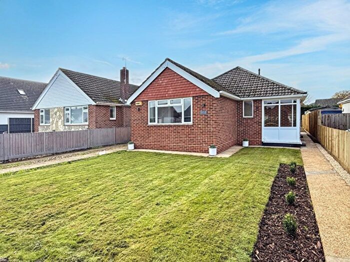 3 Bedroom Bungalow For Sale In Bognor Road, Broadstone, BH18