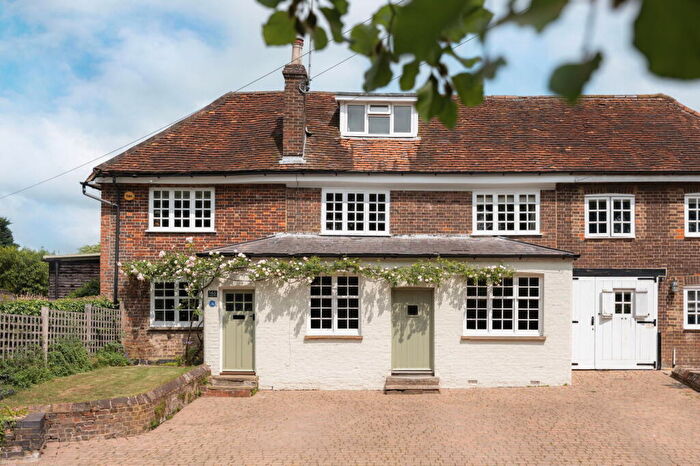 5 Bedroom Semi-Detached House For Sale In Piccotts End, Hemel Hempstead, Hertfordshire, HP1