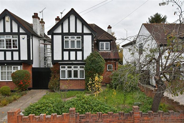 3 Bedroom Detached House For Sale In Rockingham Avenue, Hornchurch, Essex, RM11