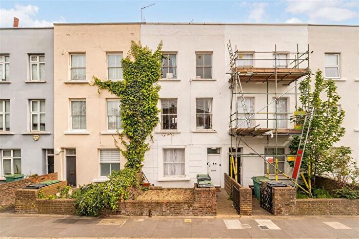2 Bedroom Flat For Sale In Grafton Road, Kentish Town, NW5
