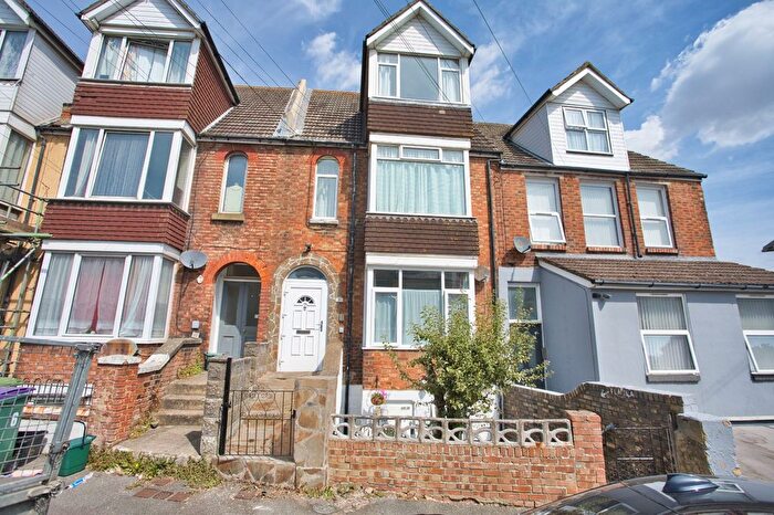 2 Bedroom Flat For Sale In Broadmead Road, Folkestone, Kent, CT19