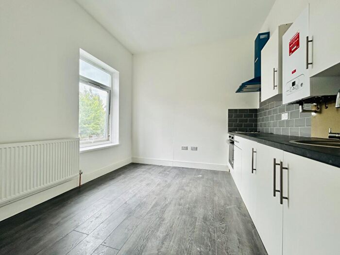 Flat To Rent In Oxford Street, Derby, DE1