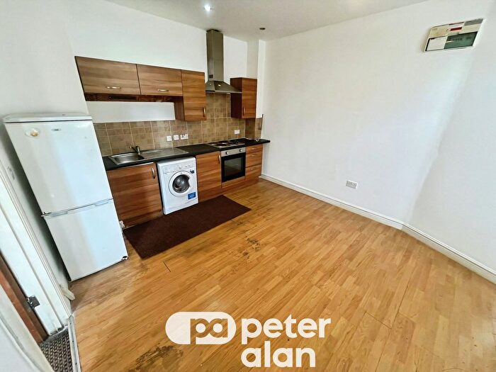 1 Bedroom Flat To Rent In Railway Street, Cardiff, CF24