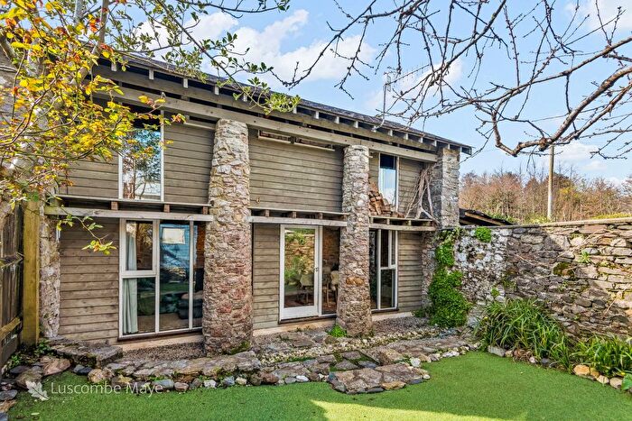 2 Bedroom Barn Conversion For Sale In Market Close, Buckfastleigh, TQ11