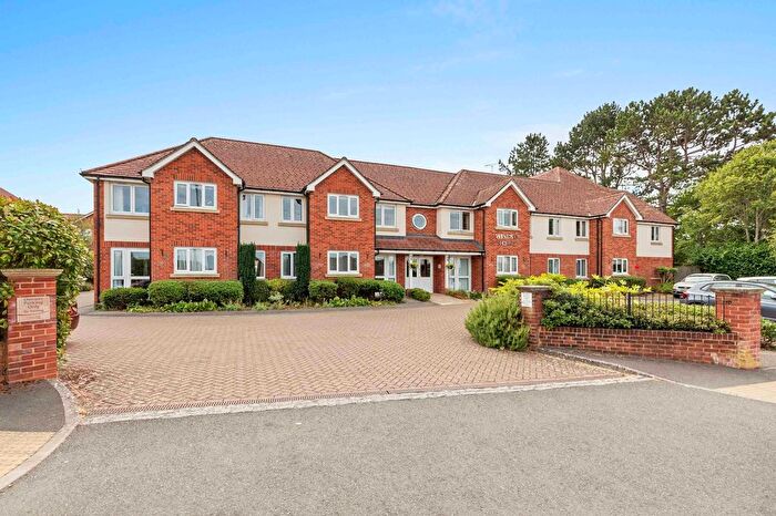 1 Bedroom Flat For Sale In Wellington Avenue, Princes Risborough, HP27