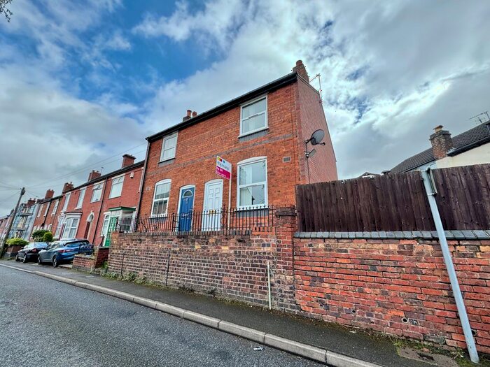 2 Bedroom Property To Rent In Albert Street, Lye, Stourbridge, DY9