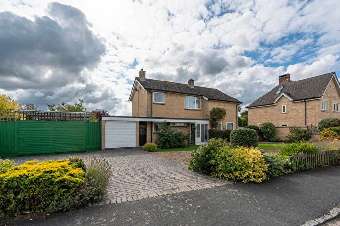 3 Bedroom Detached House For Sale In Vermont Drive, Woodstock, OX20