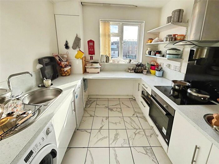 3 Bedroom Flat To Rent In Palmerston Road, Southsea, Hampshire, PO5