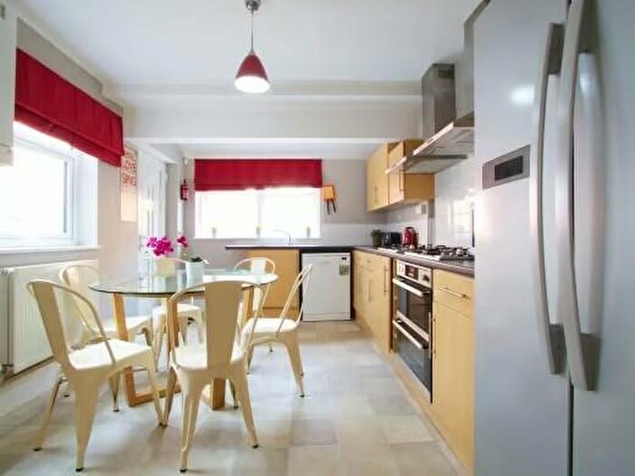6 Bedroom Terraced House To Rent In *£pppw Excl Bills* Derby Grove, Nottingham, NG7