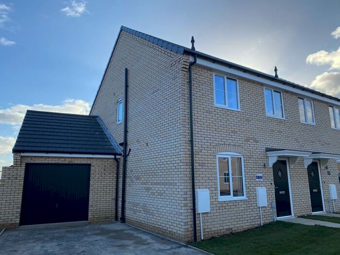 3 Bedroom Semi-Detached House To Rent In Jasmine Crescent, Holbeach, PE12