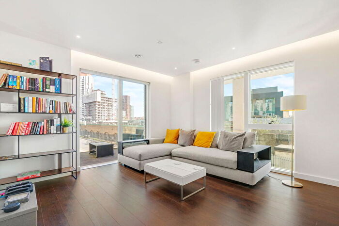 2 Bedroom Apartment To Rent In Montrose Building, London, SW11