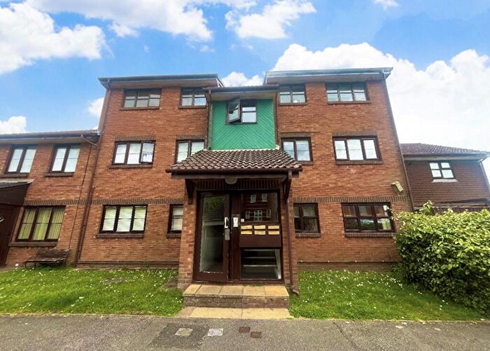 2 Bedroom Flat To Rent In Tavener Close, Baiter Park, BH15