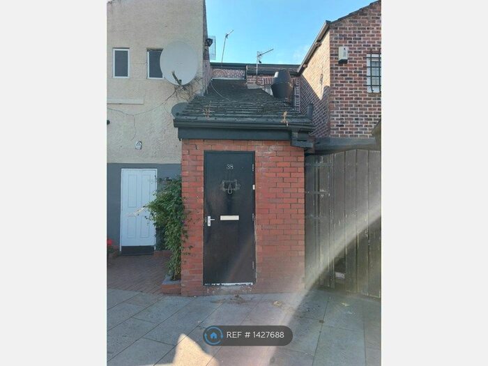2 Bedroom Maisonette To Rent In Fountain Street, Middleton, Manchester, M24