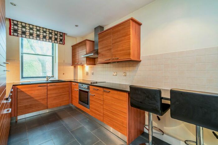 2 Bedroom Flat To Rent In Queens Terrace, Southampton, SO14