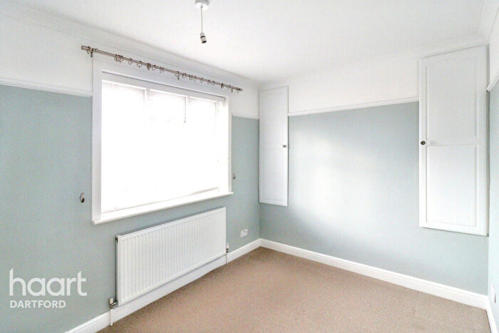 2 Bedroom End Of Terrace House To Rent In Ivy Close, Dartford, DA1
