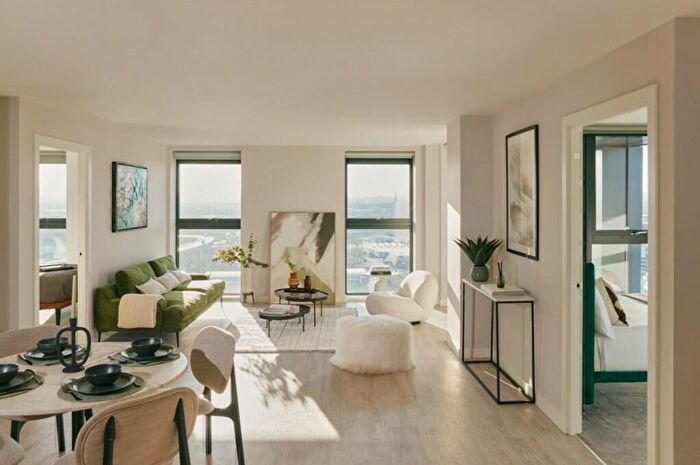 2 Bedroom Flat To Rent In Anderston Quay, Glasgow, G3