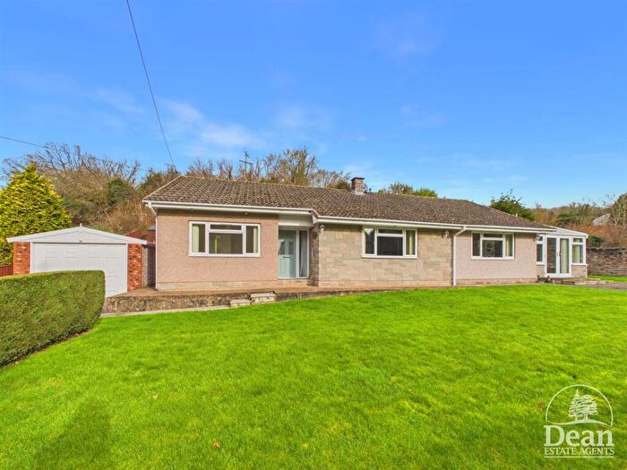 3 Bedroom Detached Bungalow For Sale In High Street, Clearwell, Coleford, GL16