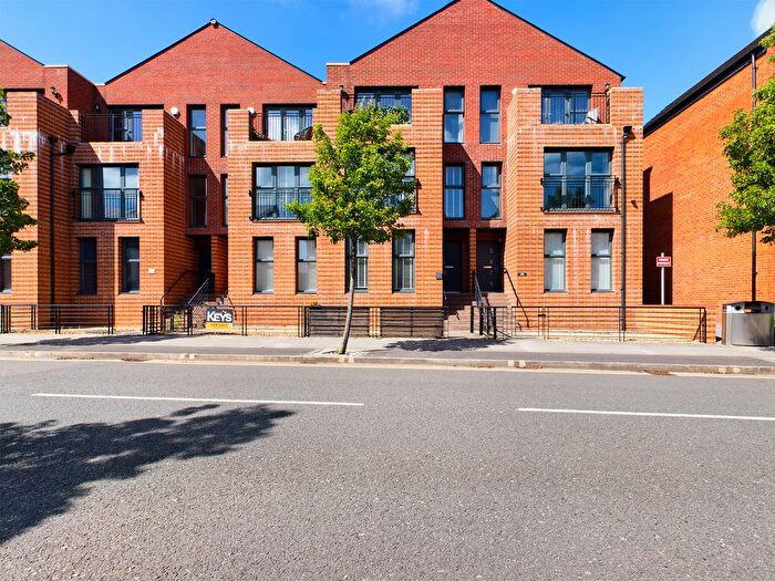 3 Bedroom Town House For Sale In Langdon Road, Swansea, SA1