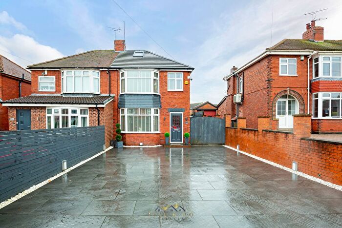 3 Bedroom Semi-Detached House For Sale In Swinston Hill Road, Dinnington, Sheffield, S25