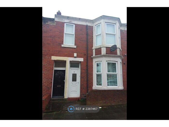 3 Bedroom Flat To Rent In Fern Dene Road, Gateshead, NE8
