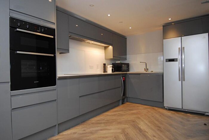 5 Bedroom Flat To Rent In Cornwall Heights, Plymouth, PL1