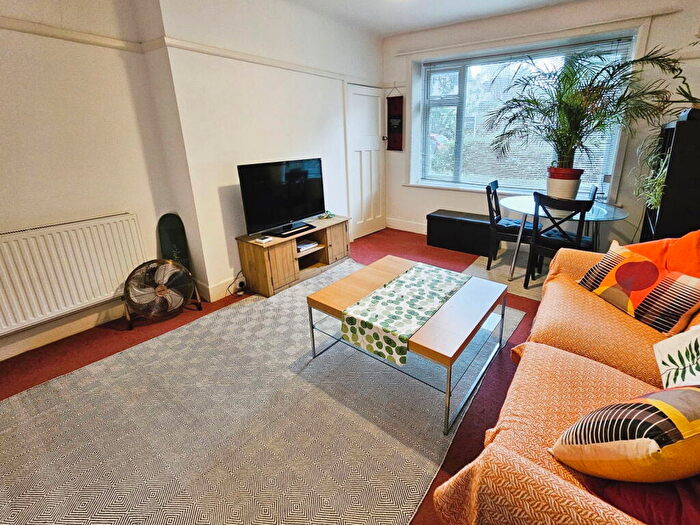 1 Bedroom Flat For Sale In Manor Road, Bournemouth, BH1