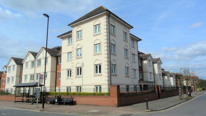 1 Bedroom Property For Sale In Perrin Court, Parkland Grove, Ashford, TW15
