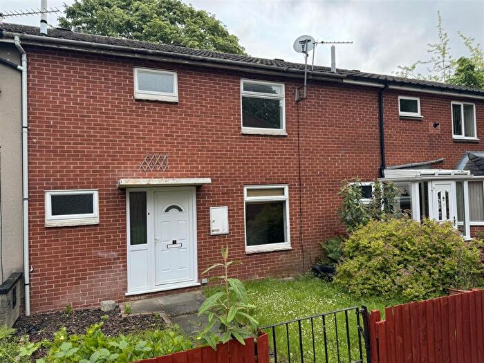 3 Bedroom Town House To Rent In Osprey Close, Sinfin, Derby, DE24