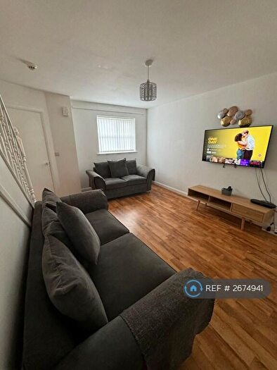 3 Bedroom Semi Detached House To Rent In Blueberry Avenue, Manchester, M40
