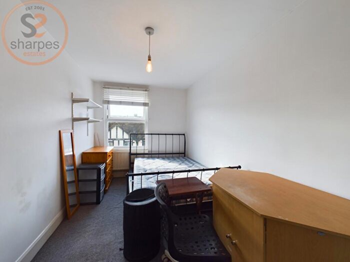 Flat To Rent In Surbiton Road, Kingston Upon Thames, Surrey, KT1