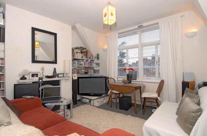 1 Bedroom Flat To Rent In Sternhold Avenue, London, SW2