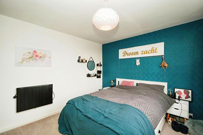 2 Bedroom Flat For Sale In Cherrytree Road, Wirral, CH46