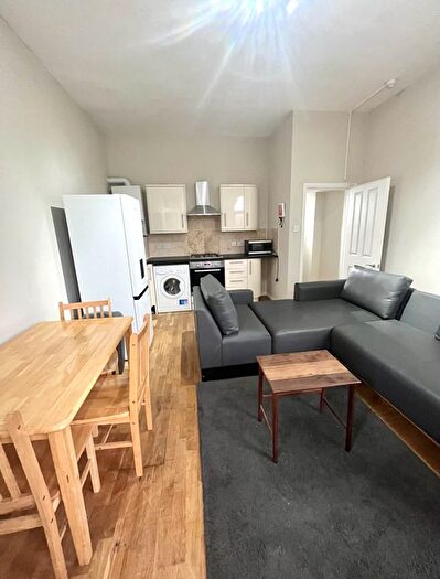 2 Bedroom Flat To Rent In Aldrington Road, London, SW16