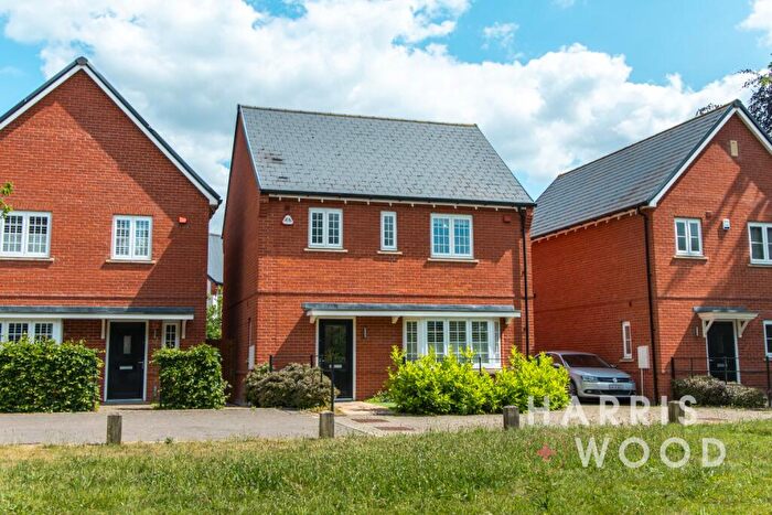 3 Bedroom Detached House For Sale In Oakhouse Close, Colchester, Essex, CO4