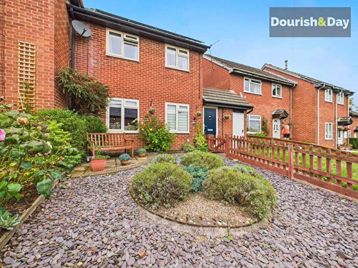 3 Bedroom Semi-Detached House For Sale In Well Street, Malpas, SY14