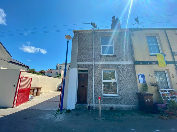 2 Bedroom Terraced House To Rent In Union Place, Stonehouse, Plymouth, PL1