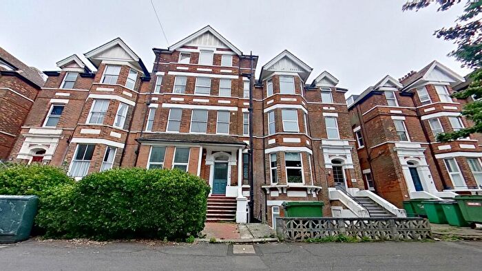 2 Bedroom Flat For Sale In Flat, Earls Avenue, Folkestone, CT20