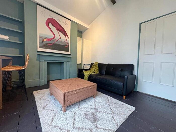 1 Bedroom Apartment To Rent In Queens Road, Brighton, BN1