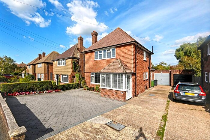 3 Bedroom Detached House For Sale In Willingdon Park Drive, Eastbourne, BN22
