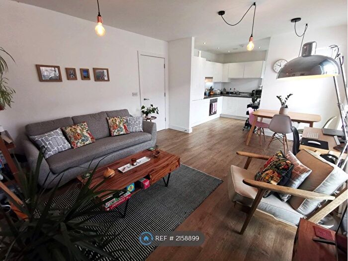 1 Bedroom Flat To Rent In Chaldron Court, London, E14