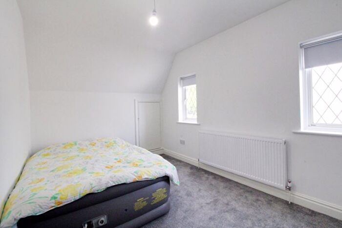 2 Bedroom Detached House To Rent In The Meadway, Cuffley, EN6